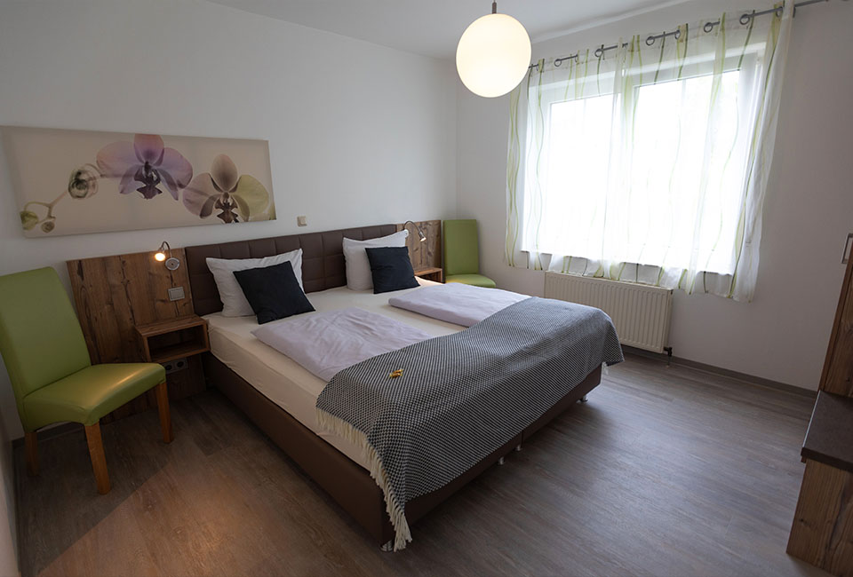 ferienwohnung bernd hermes in kröv - schlafzimmer